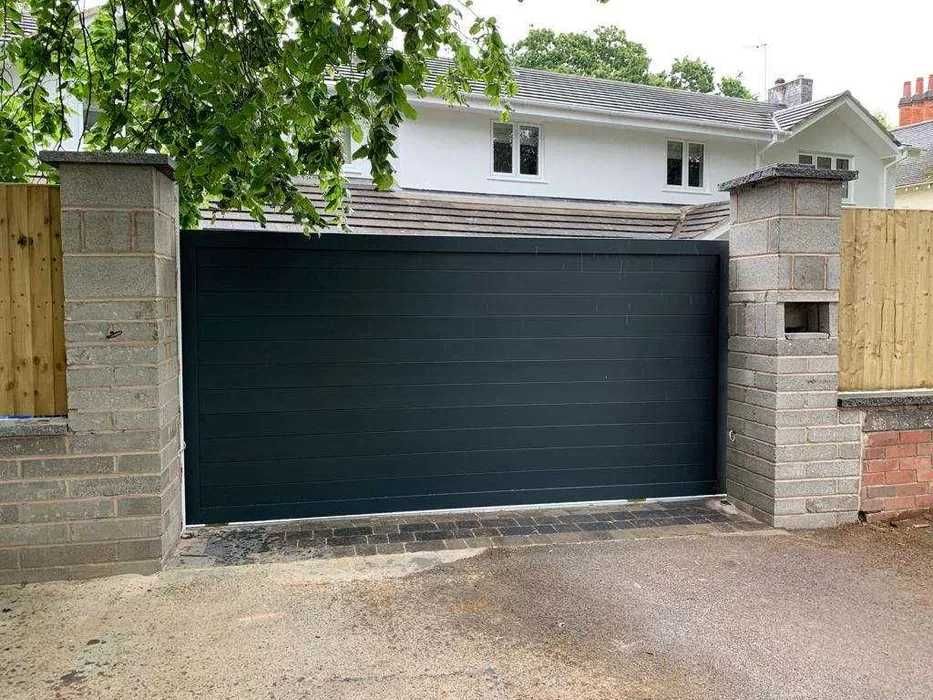 Откатные ворота из сэндвич панелей