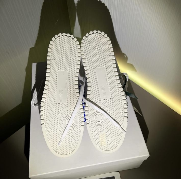 Adidasi off white court 3.0