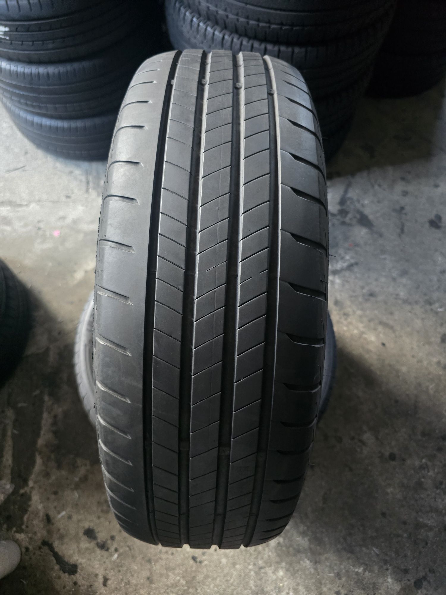 Bridgestone 225/65 R17 102V vară