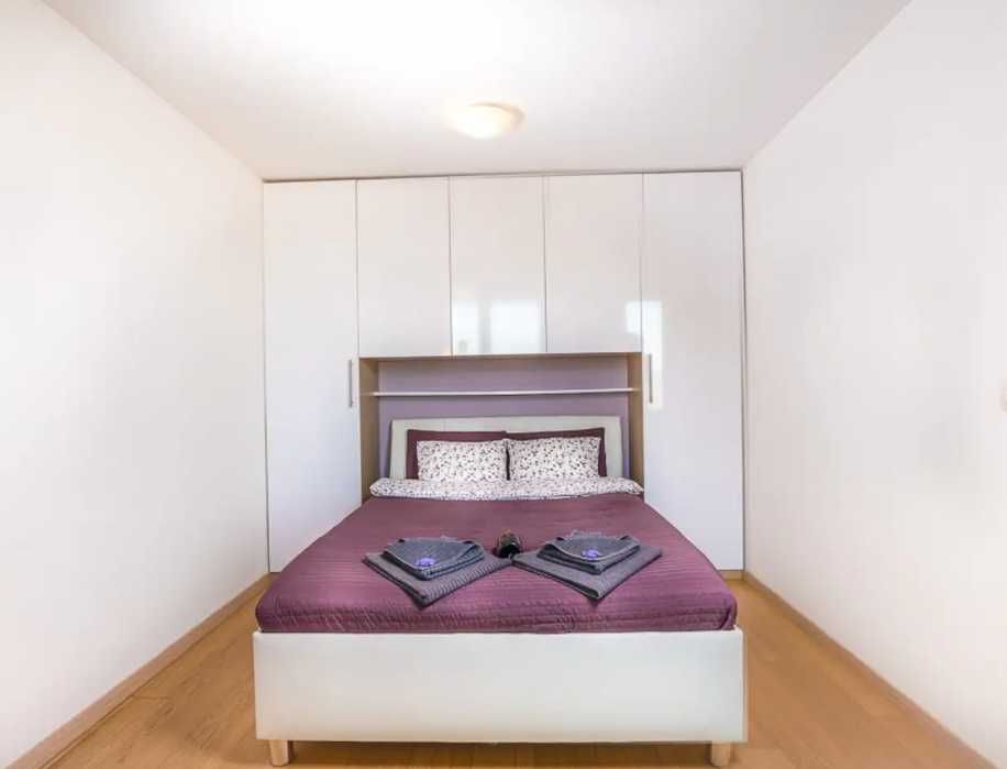 Дава се под наем Двустаен апартамент в Пловдив, Център - 60 кв.м за 285.6 € - Снимка #1