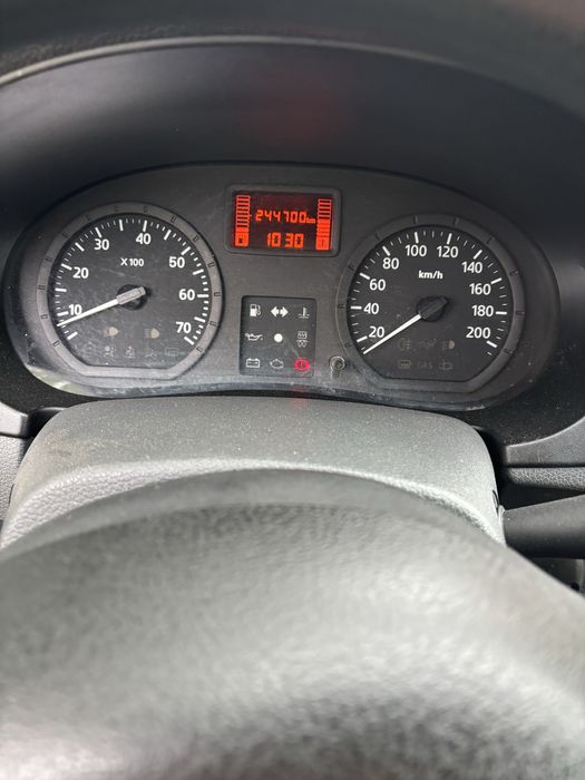 vând dacia logan