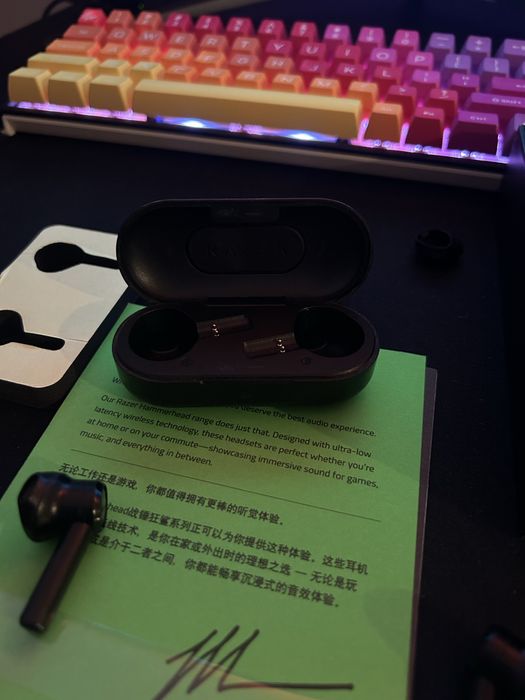 Razer hammerhead headphones