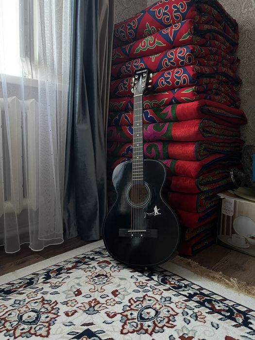 Гитара акустическая  для начинающих