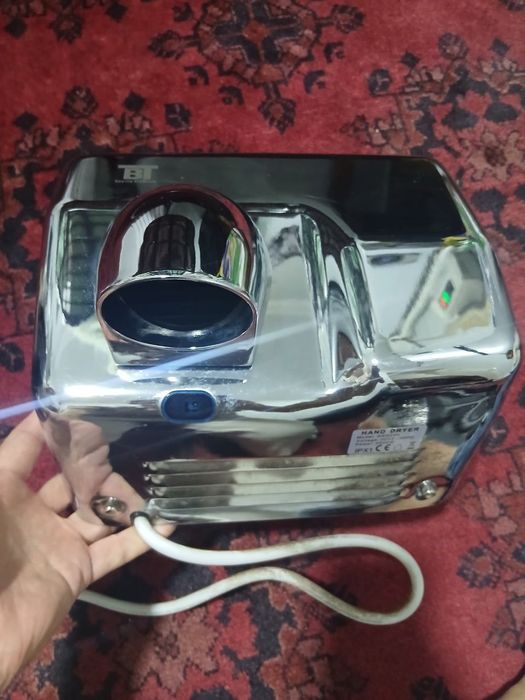 Сушилка для рук 2500 w (Qo'l quritgich) сотилади