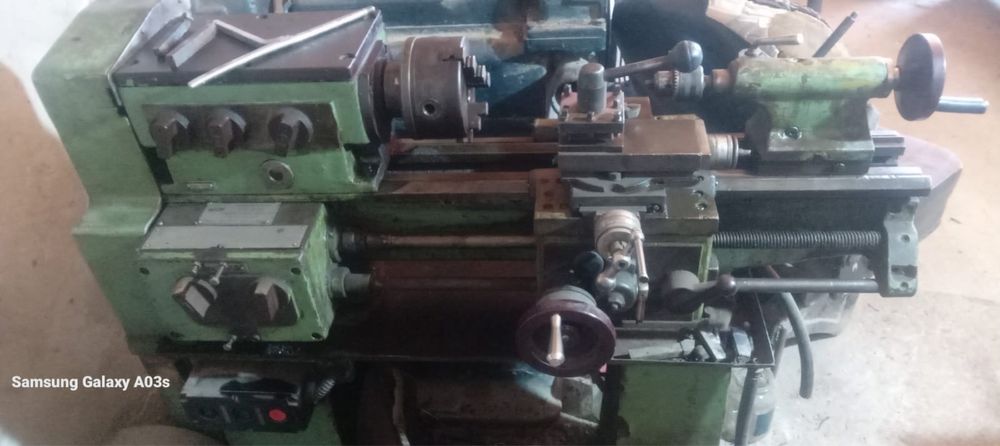 Токарьный станок