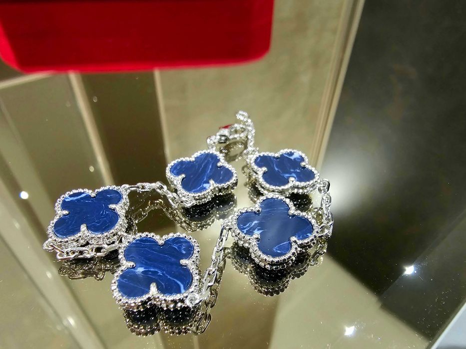 Van Cleef & Arpels VCA Silver Pietersite 5 Vintage Alhambra Гривна