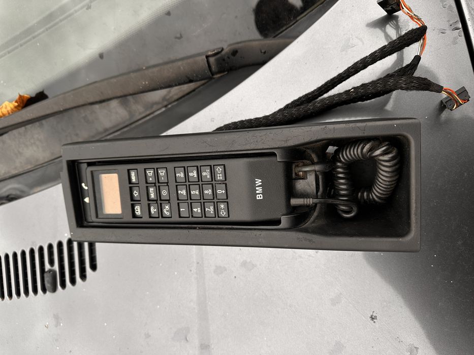 Vand telefon  bmw e46  200 lei