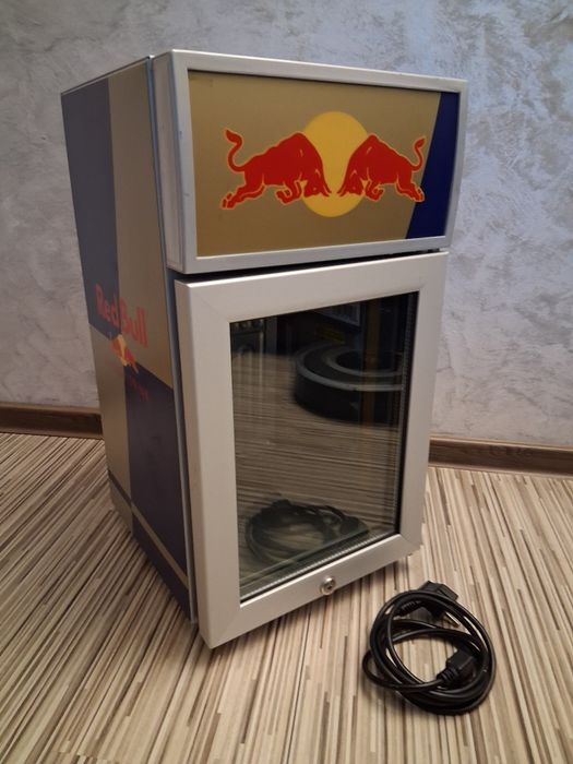 Mini frigider Red Bull