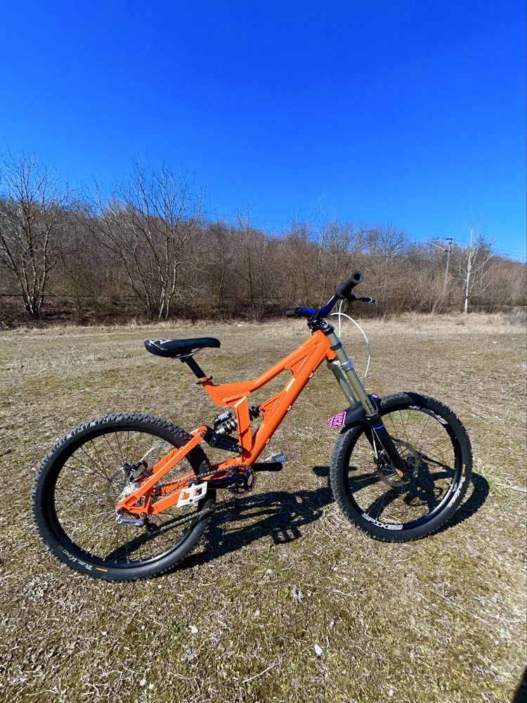 Rock machine Adrenaline 6000 Bicicleta Downhill