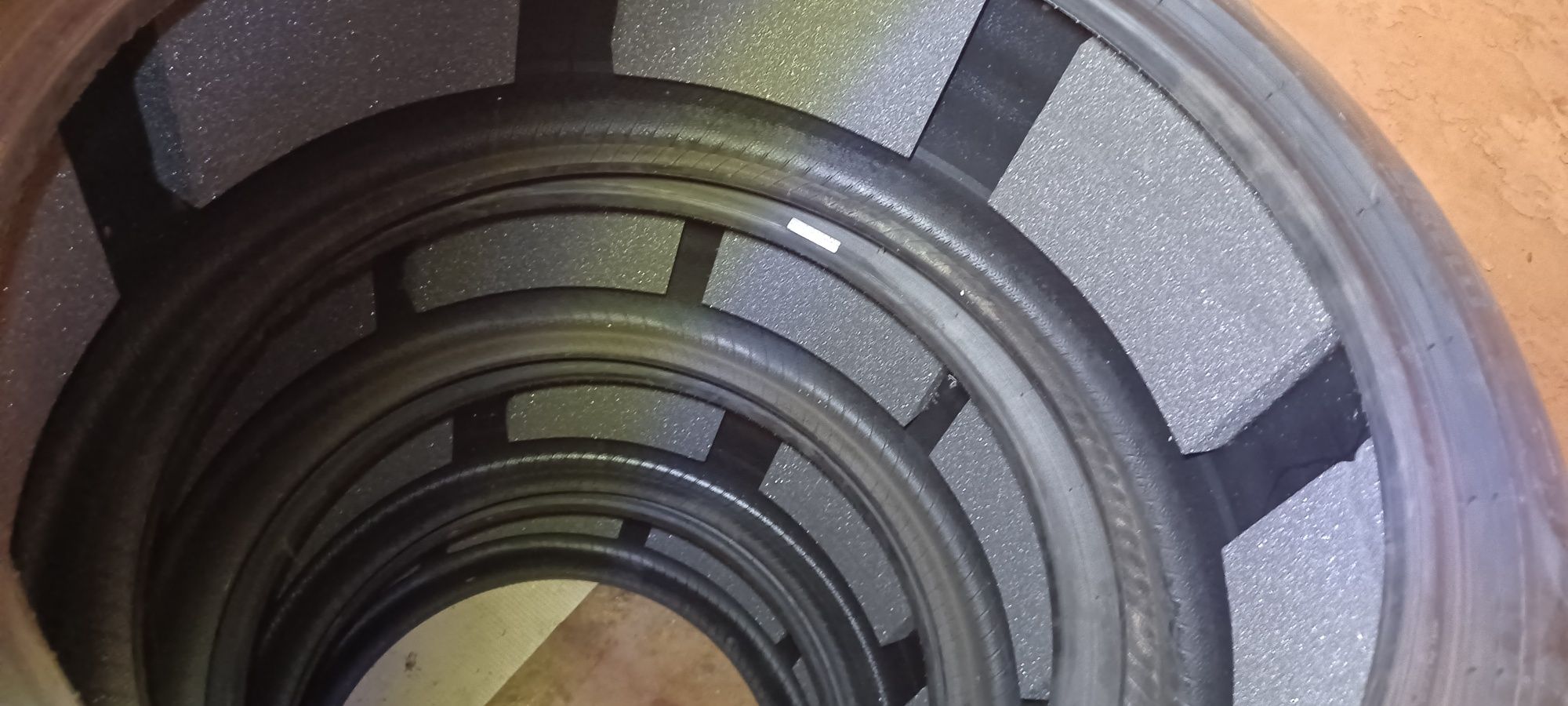 Гуми Pirelli P Zero R21 спорт пакер