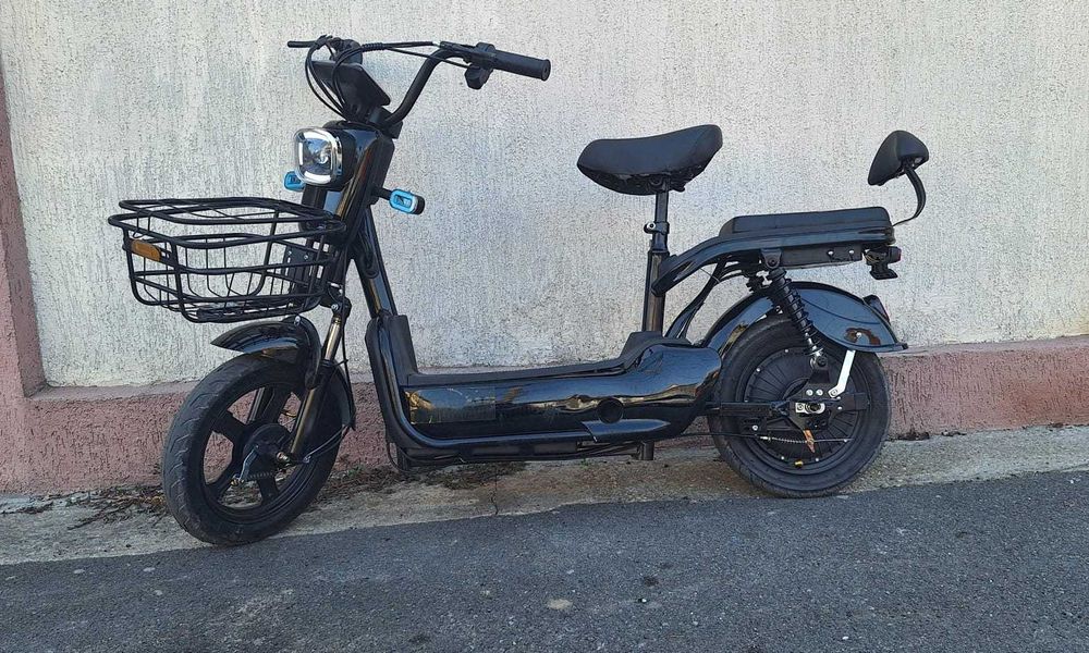 Scuter electric Nou LCD boxe li-ion viteza 50 km trotineta electrica