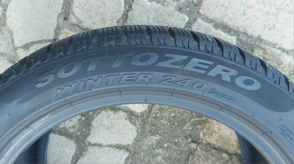 Set 2buc 235/45 R18 98V XL Pirelli Sotto Zero Winter 240 M+S iarnă