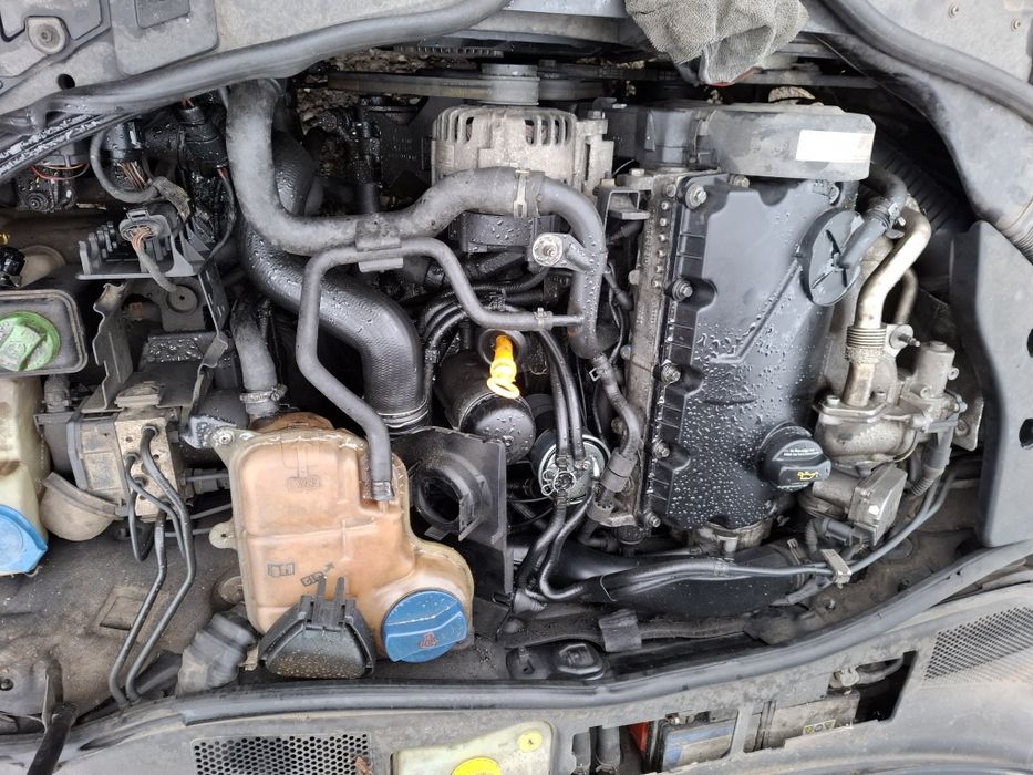 Elemente Caroserie VW Passat Variant .0TDi 100kw 136cp Tip BGW An2005