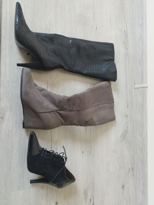 Ботуши и обувки на ток.