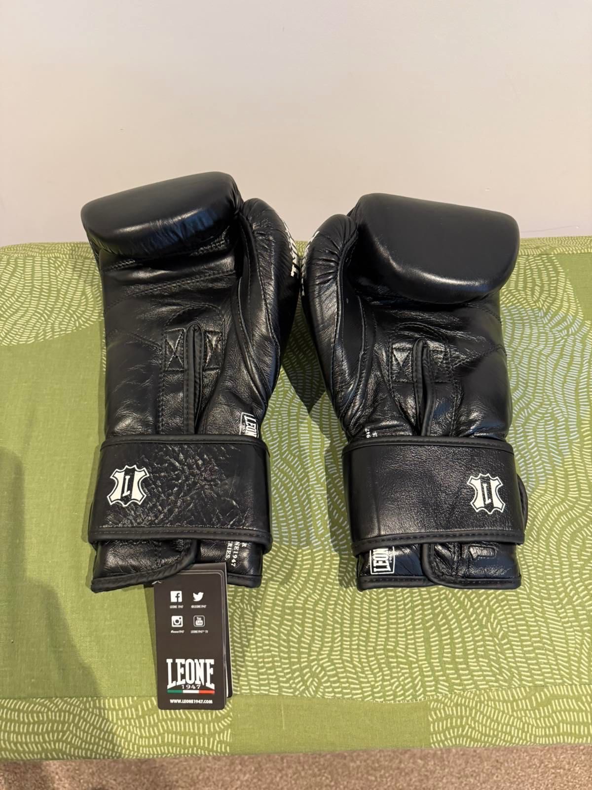 Оригинални боксови ръкавици Leone The Greatest Boxing Gloves -14oz