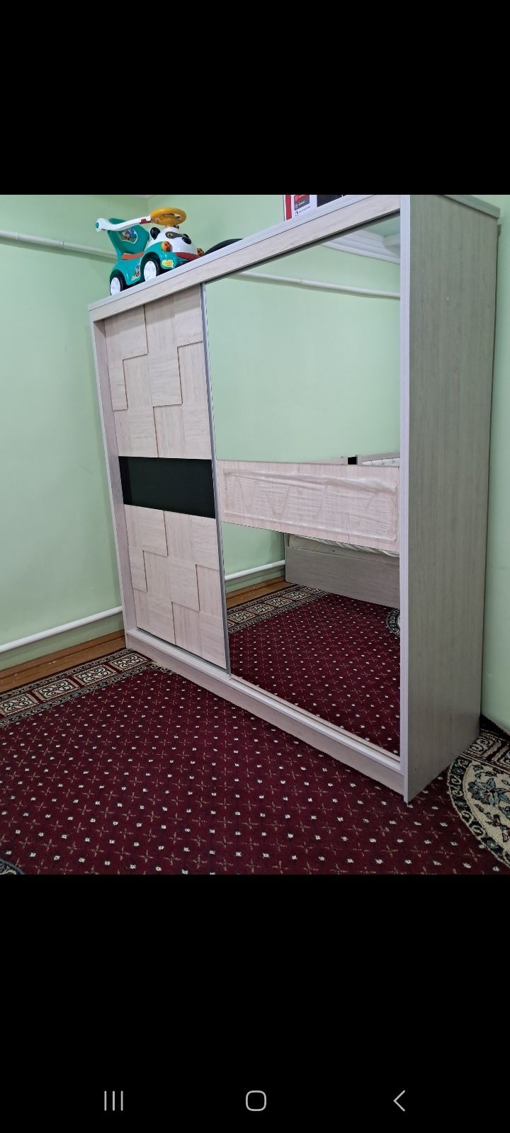 Komplekt  spalniy satiladi,bahasi kelisimli
