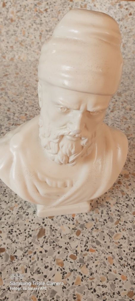 Bust "Decebal"  ceramică