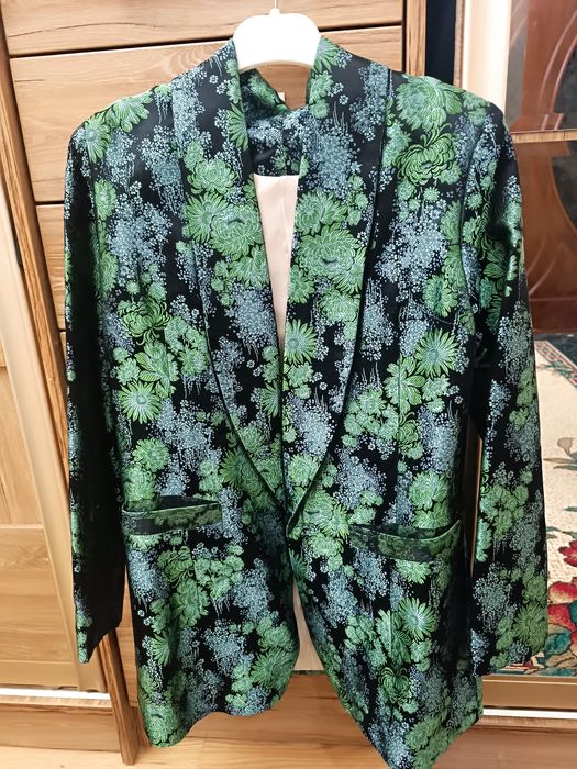 красивый пиджак нарядный