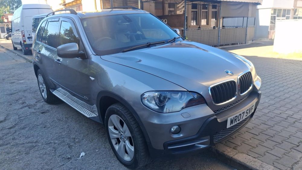 Vând bmw x5 an 2007 3.0 xdrive