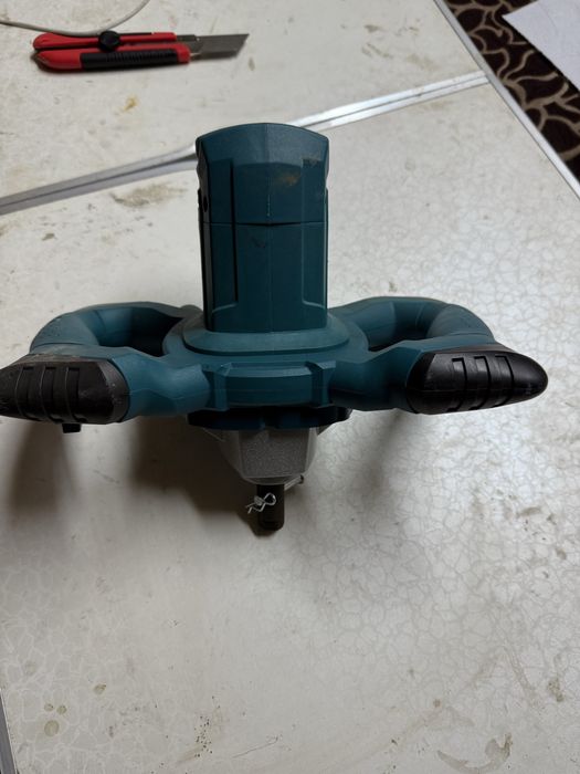 Электробур и ручной для зимней рыбалки