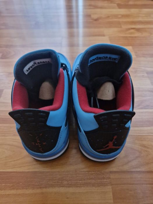 Adidași Jordan Retro patru