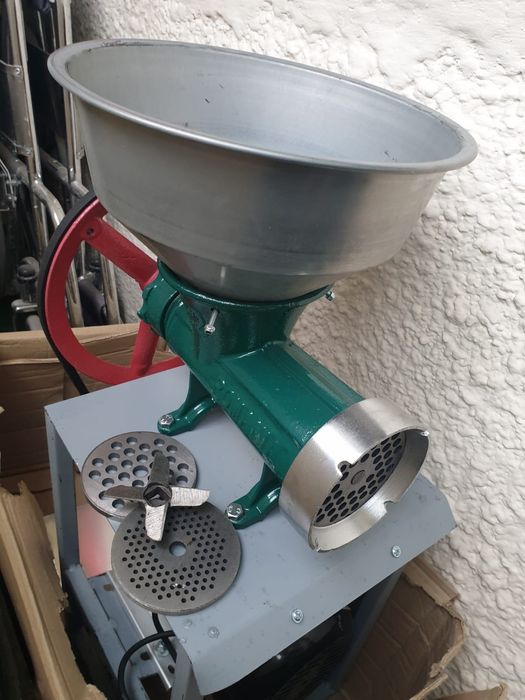 Masina de tocat carne