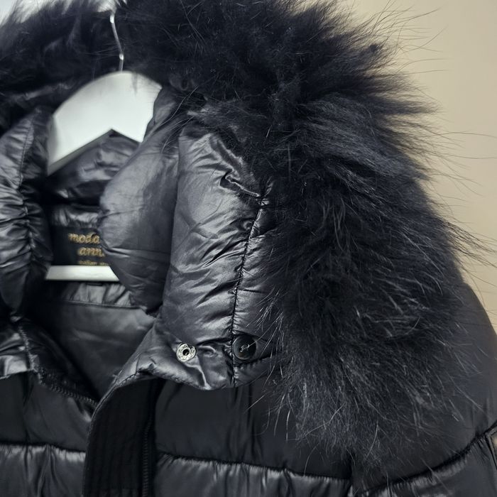 Късо зимно яке черен цвят М размер с естествен косъм