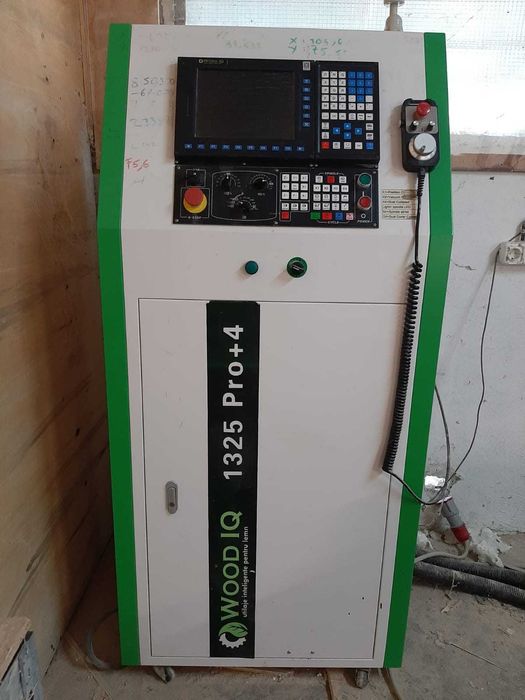 Router CNC Wood IQ 3 axe cu Strung si Exhaustor