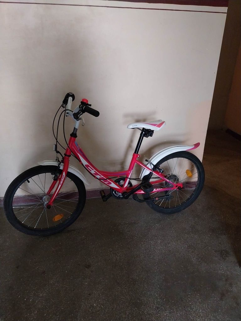 Bicicleta profesionala, utilizata putin,se prezinta în stare bună!!!