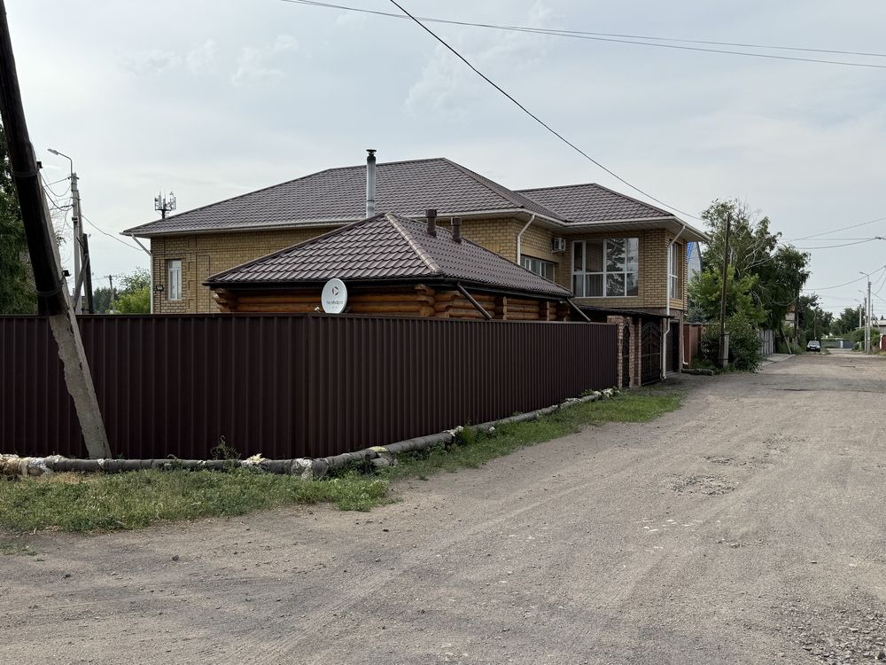 Продам двухэтажный дом