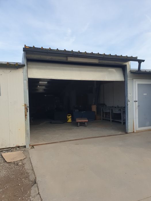 Inchiriez Hala 216mp