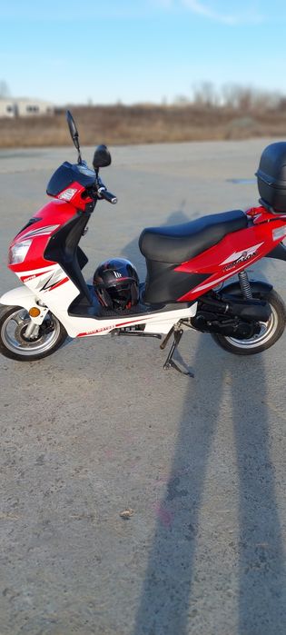 Scuter benzină 50 cc