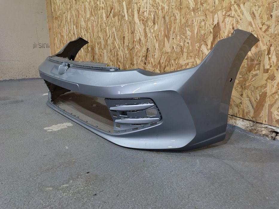 Bara fata VW Golf 8 an 2024 2025