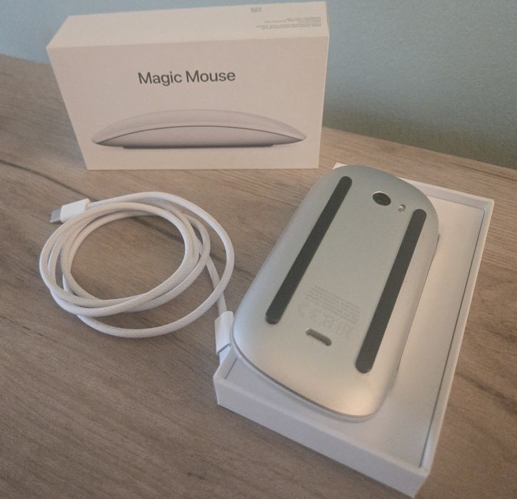 MacBook Air M1 • 8GB/256GB • + Magic Mouse
