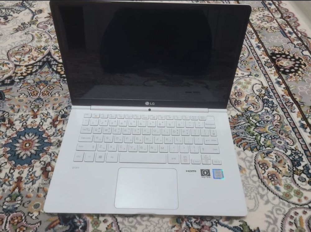LG gram 13dyum Corei 7 7500