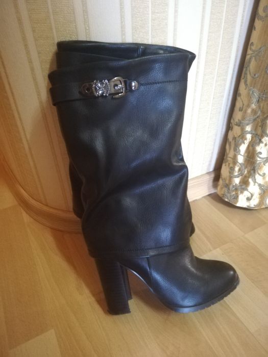 Зимнии  сапоги 38 размер