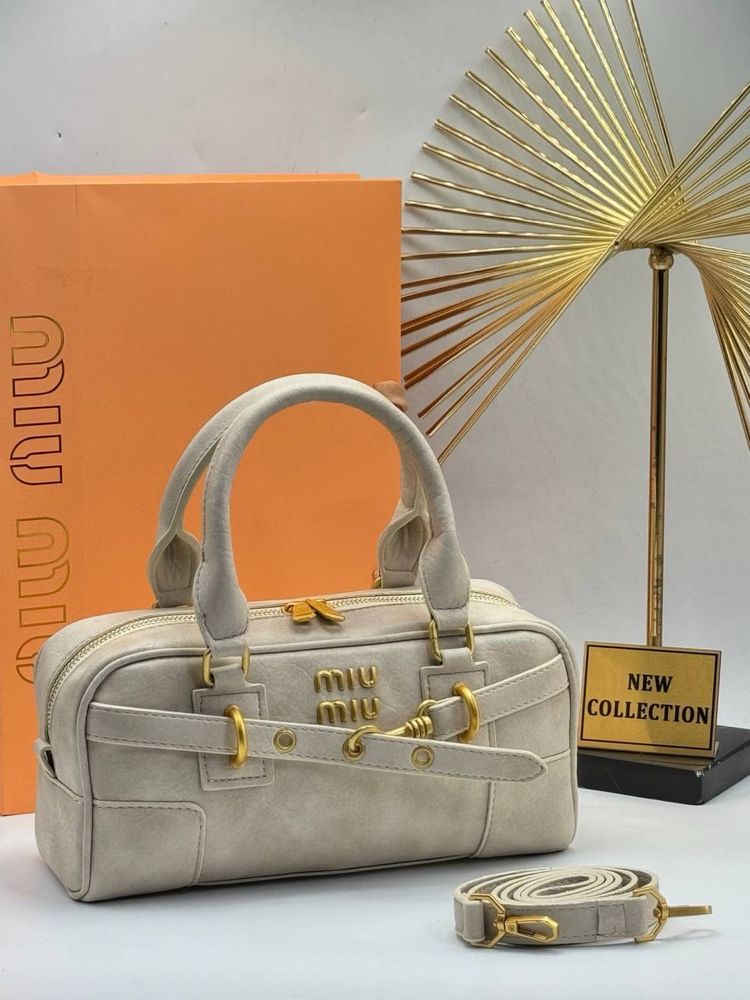 Geanta Miu Miu Noua !!! Dimensiuni 27/14 !!!