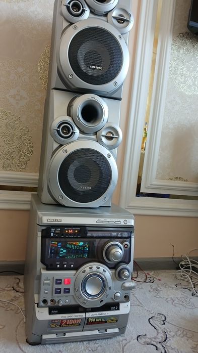Музыкальный центр Samsung moshniy
