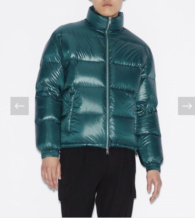 Пуховик от бренда ARMANI EXCHANGE