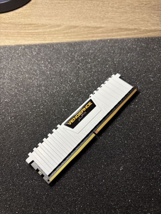 Геймърски компютър Ryzen 2600, GTX1070, 8 ram, 256 ssd, 600W