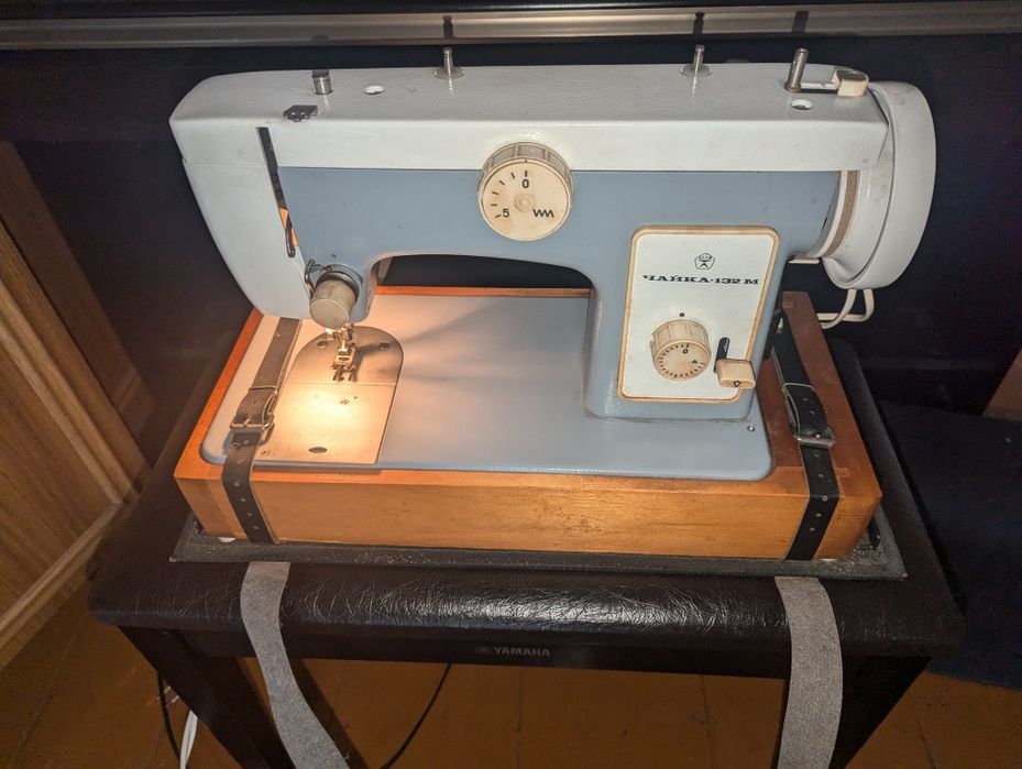 Швейная машинка Чайка