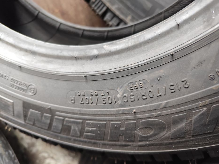 бусови гуми Michelin 215/70/15c чисто нови внос Германия