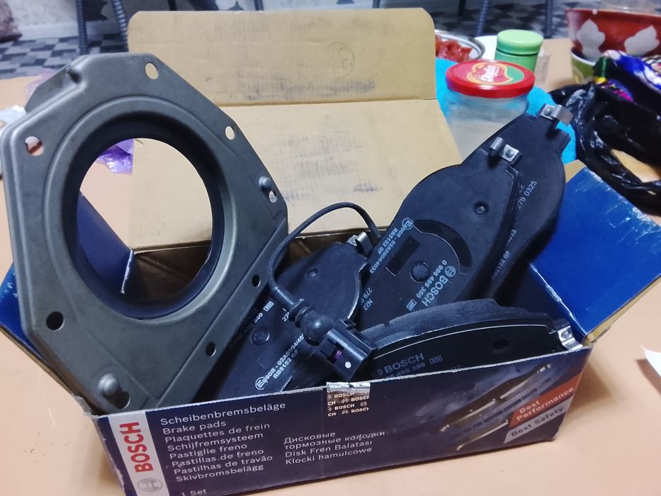 Skoda peredni kolodka zadni salnik sotiladi.