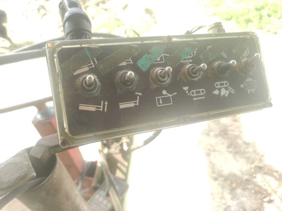 Vand 2 infoliatoare de Baloti cu autoincarcare