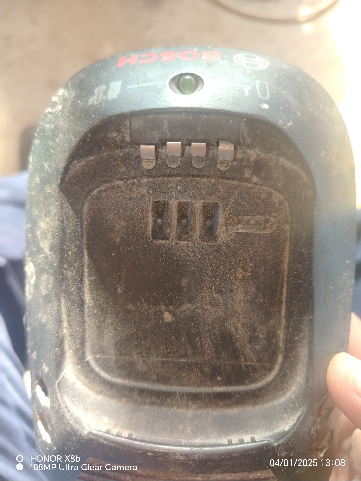 Зарядно устройство  bosch