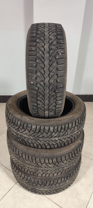 Продам Щипованные шины 225/55 R18 Pirelli