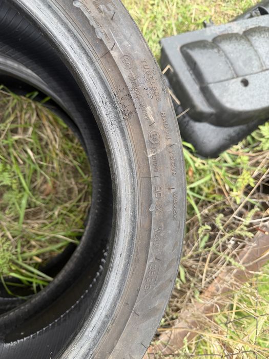 Vand 2 anvelope BRIDGESTONE 245 40 18