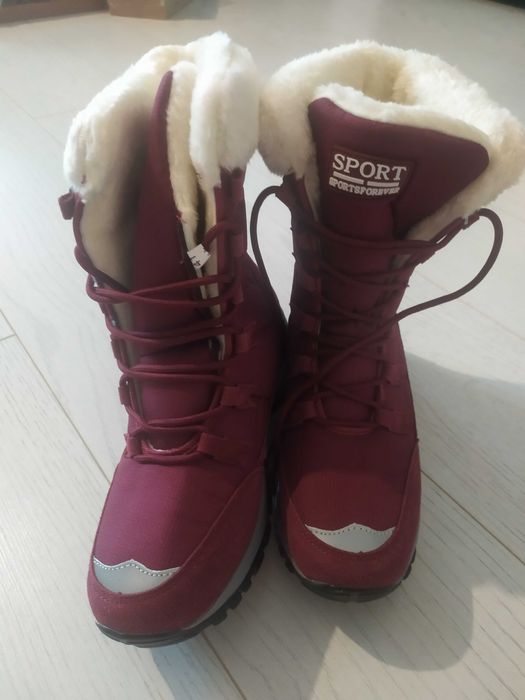 Продам новые зимние ботинки для девочек