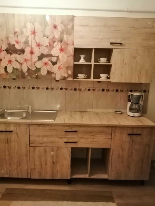 Vând apartament 3 camere in Cugir