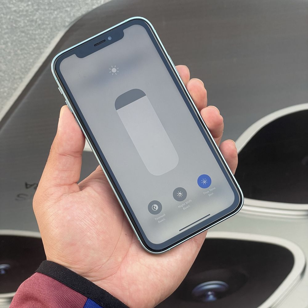 Iphone Xr 16 qlingan 128gb srochno sotiladi